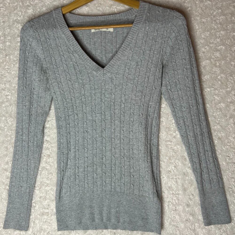 Grey Old Navy Knit Sweater/Shirt V-neck Women’s Size Extra Small (XS)